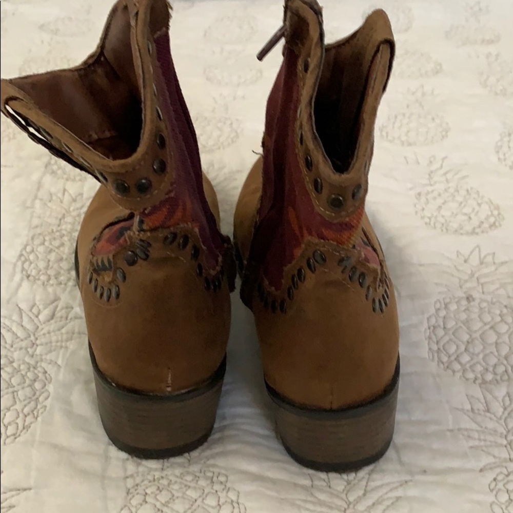 Short Boot - Picture 2 of 7